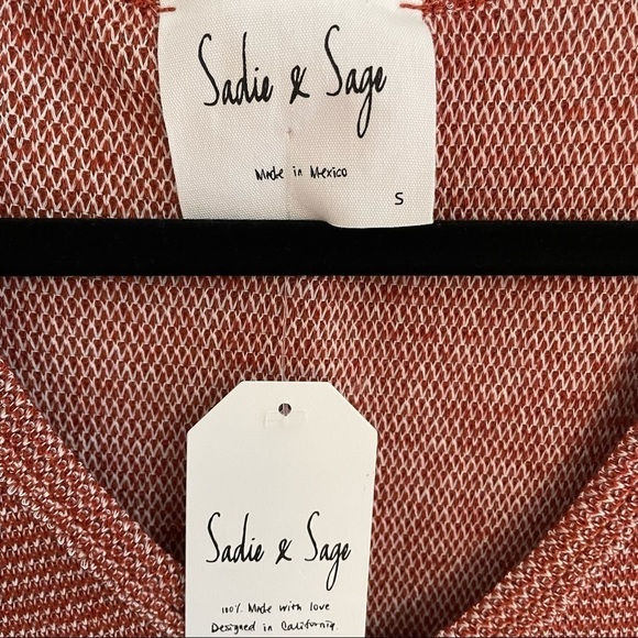 𝅺🎀 Sadie and Sage, rust striped long sleeved top, size S - Picture 4 of 8